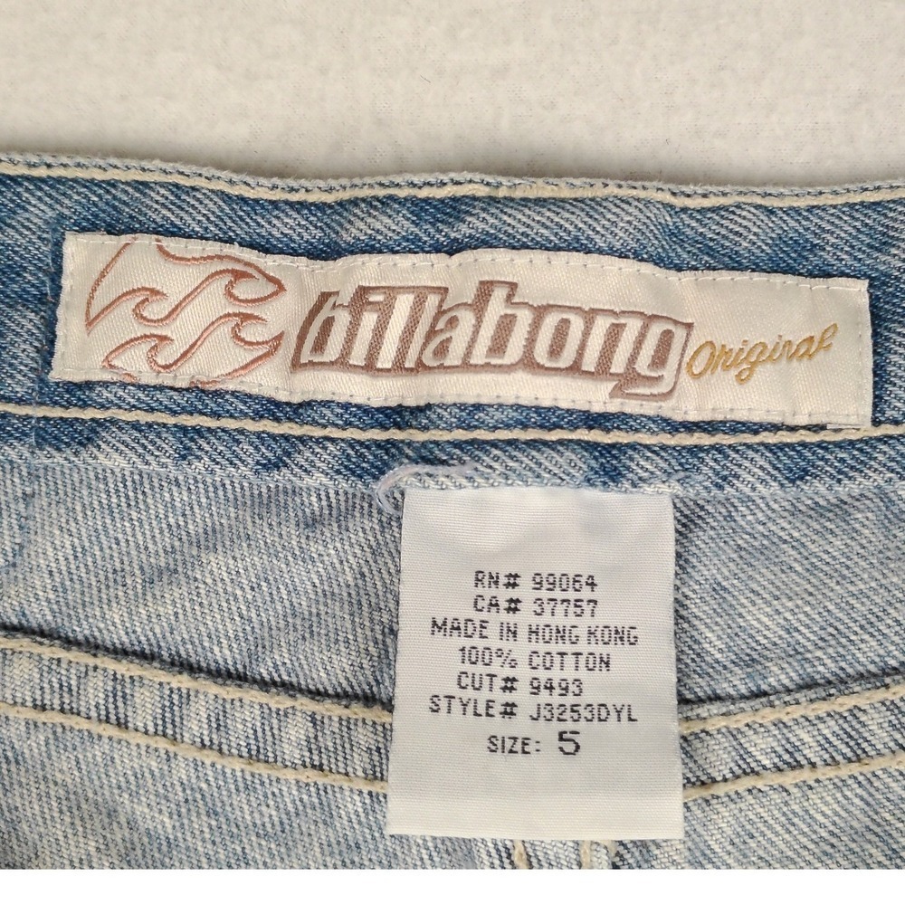 Billabong Original Women's Size 5 Light Wash Denim Flare Jeans RN 99064 - Picture 3 of 12